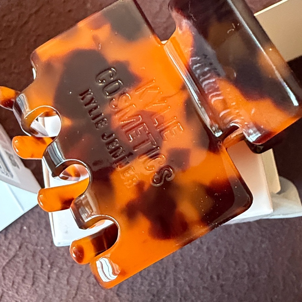 #Kylie Cosmetics - Picture 4 of 6